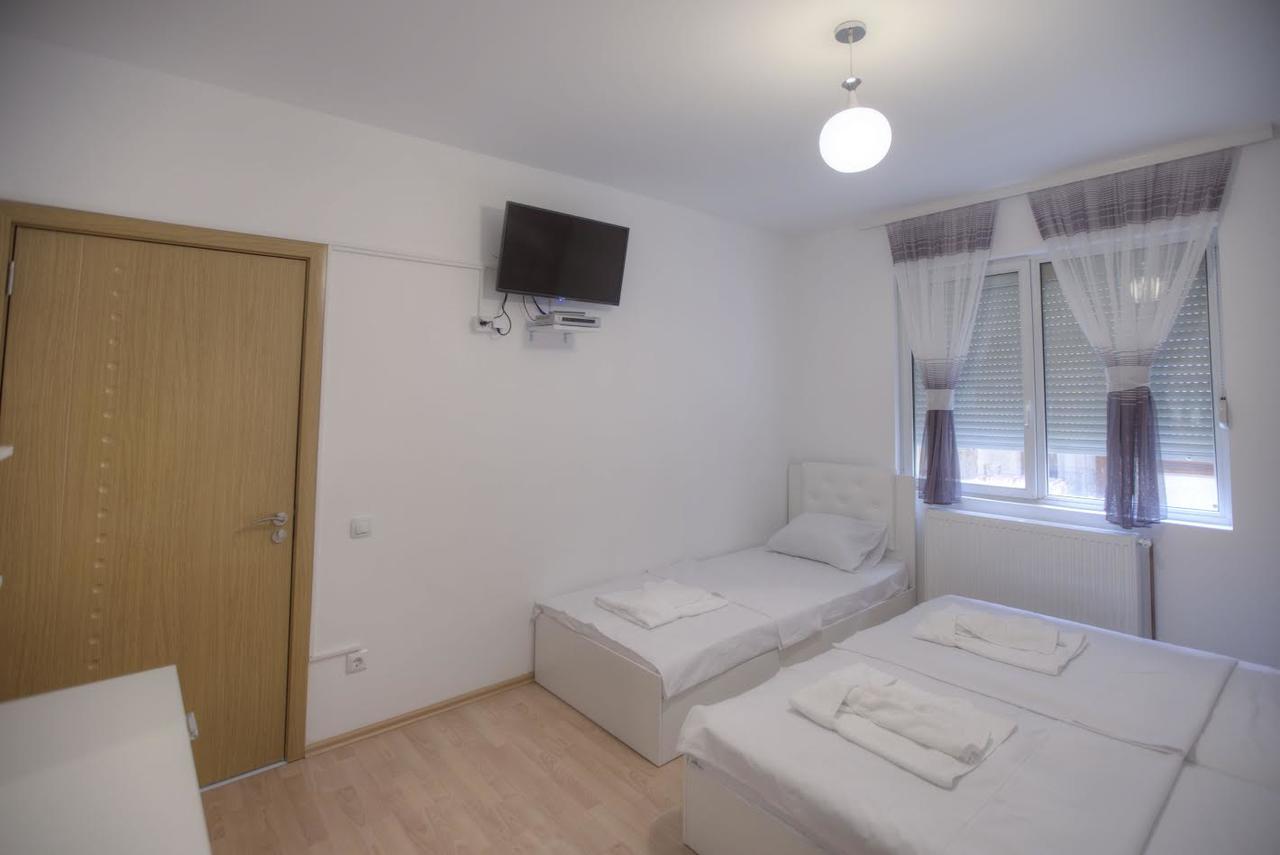 Guest House Prishtine Pristina Exterior foto