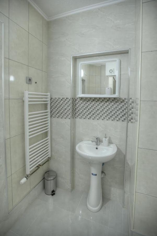 Guest House Prishtine Pristina Exterior foto